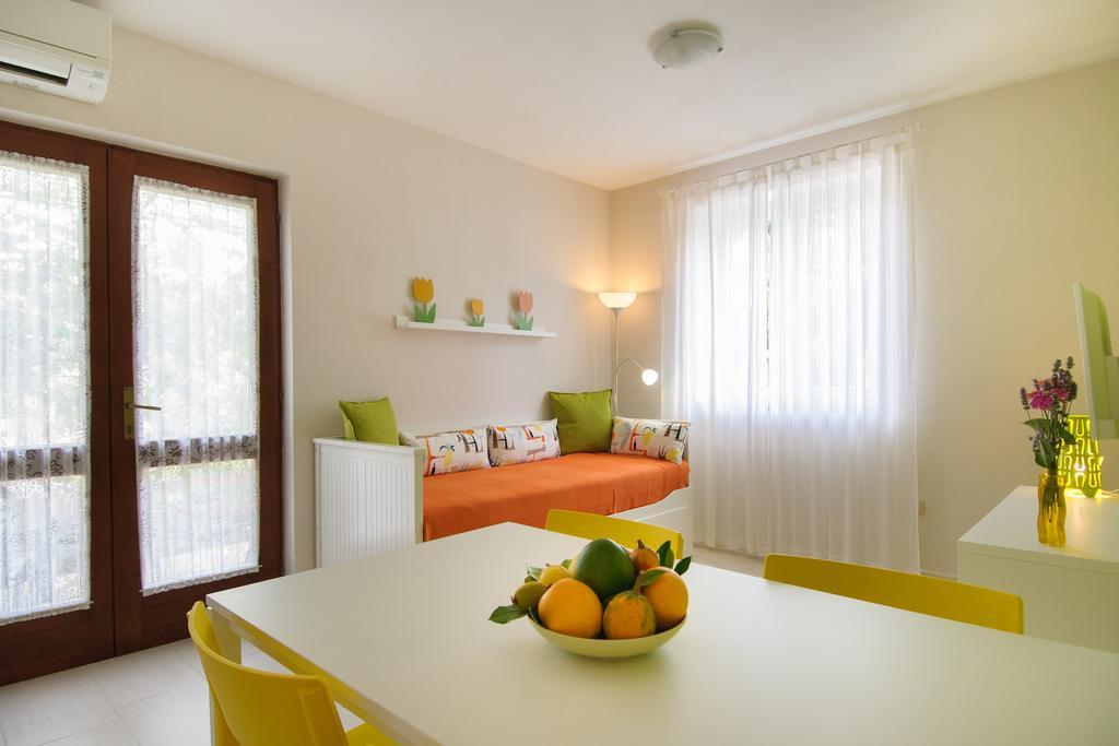 Studio And Apartment Nadia With Garden Poreč Kültér fotó