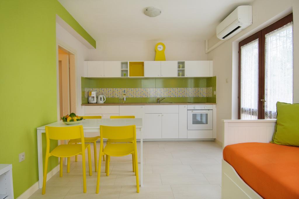 Studio And Apartment Nadia With Garden Poreč Kültér fotó