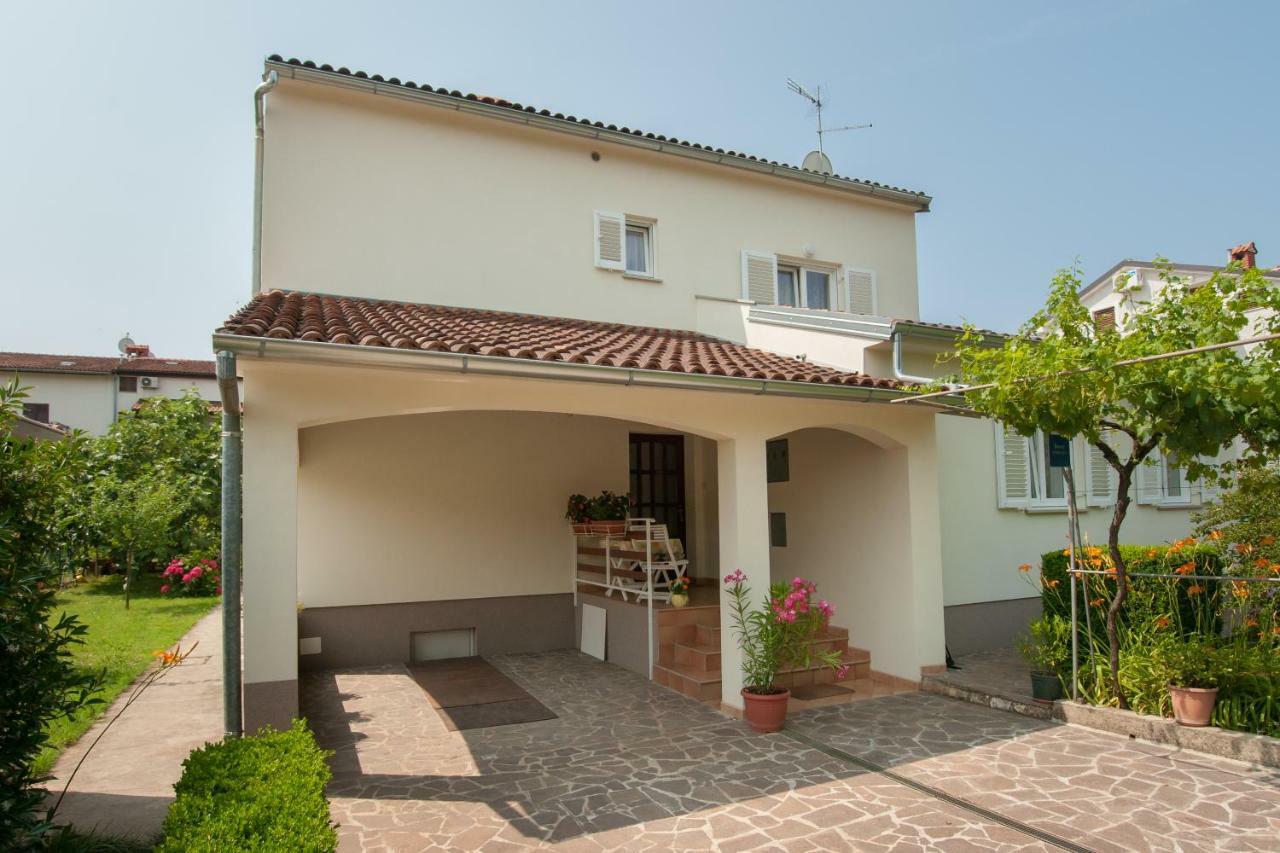 Studio And Apartment Nadia With Garden Poreč Kültér fotó